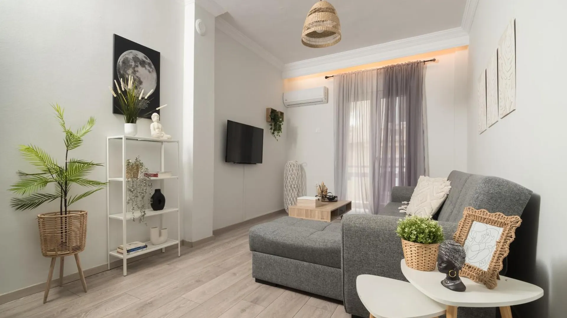 T\' Giorgio Apartment contacts